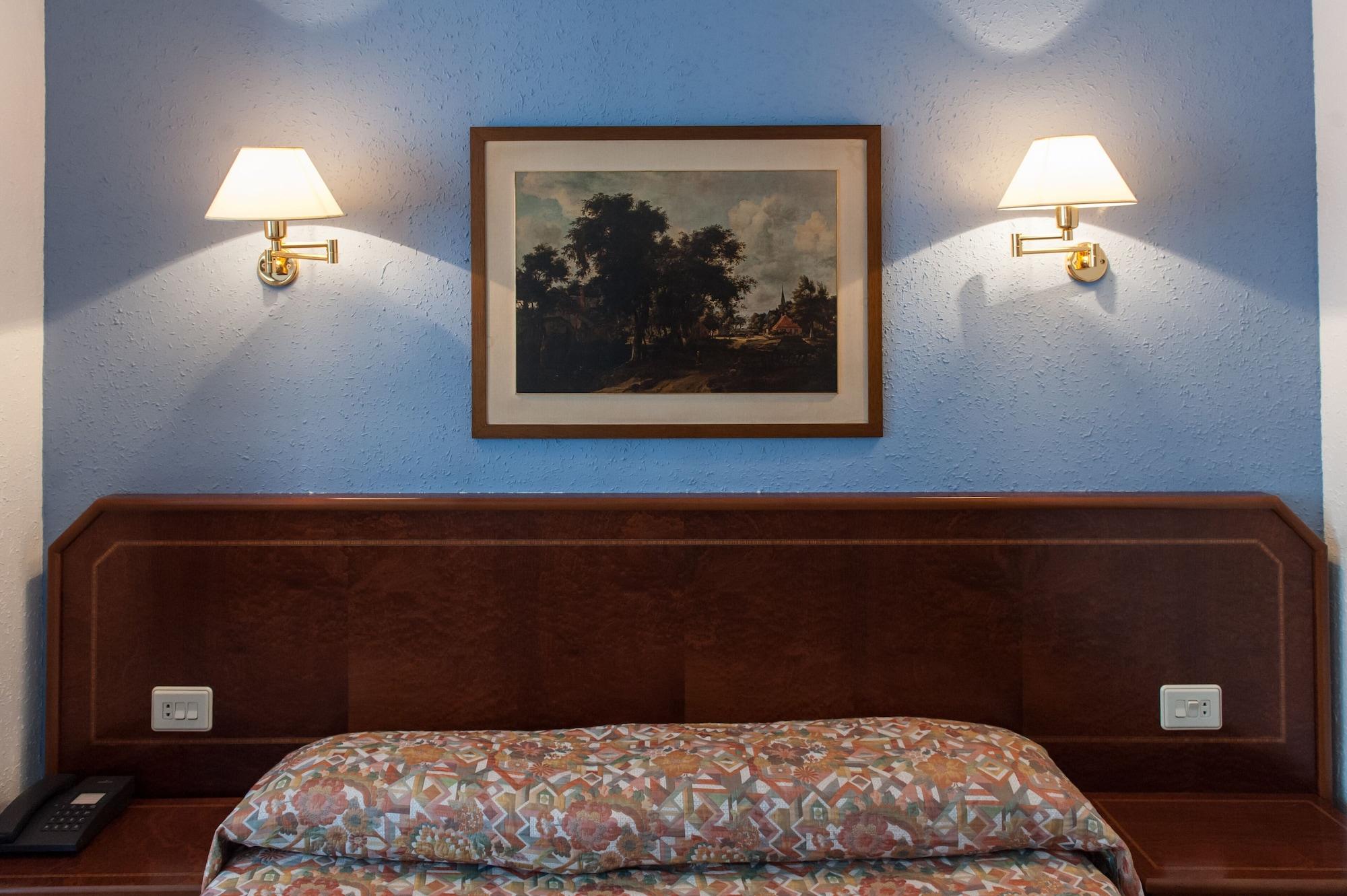 Hotel Unzaga Plaza 3*