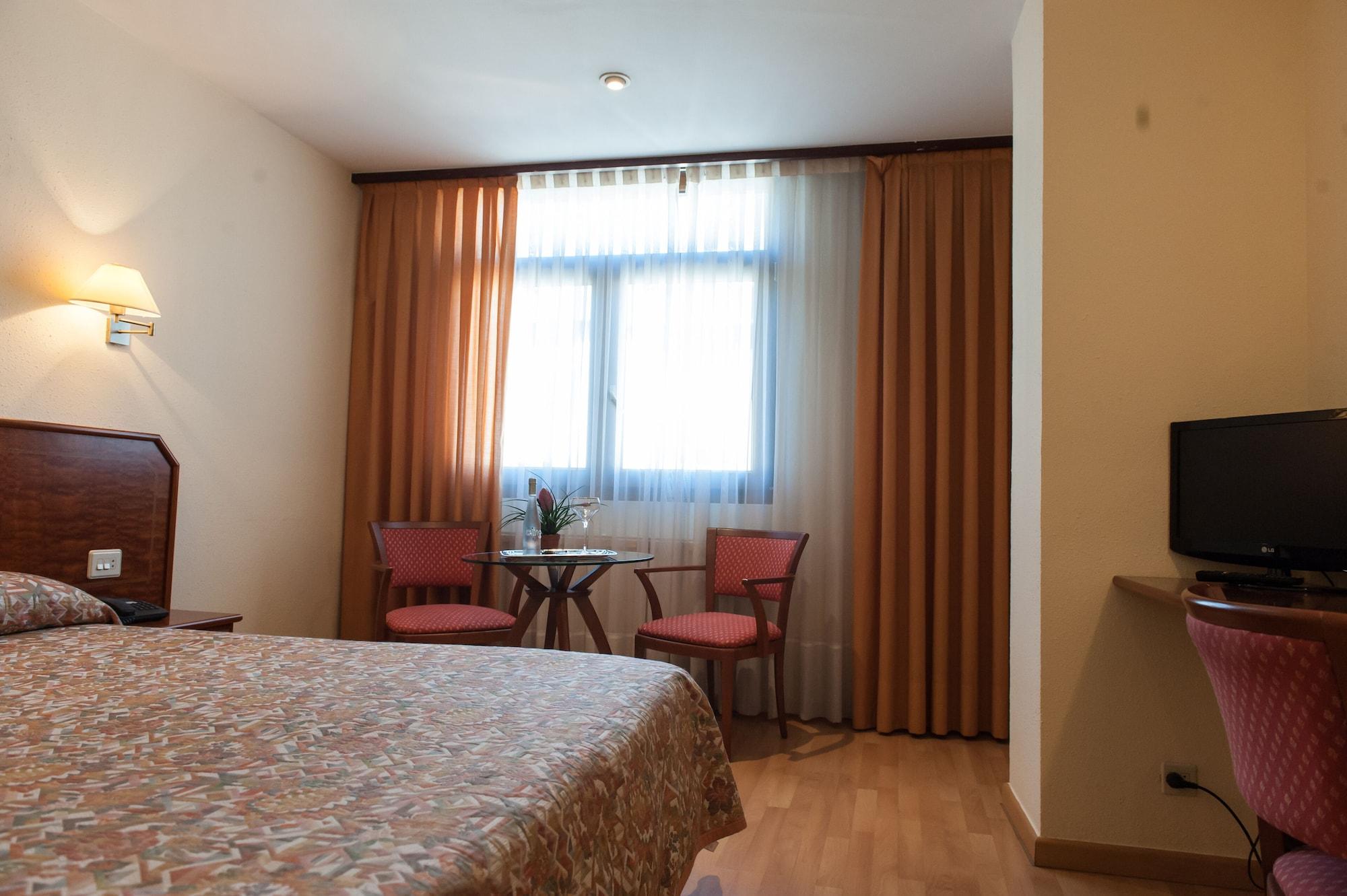 Hotel Unzaga Plaza 3*