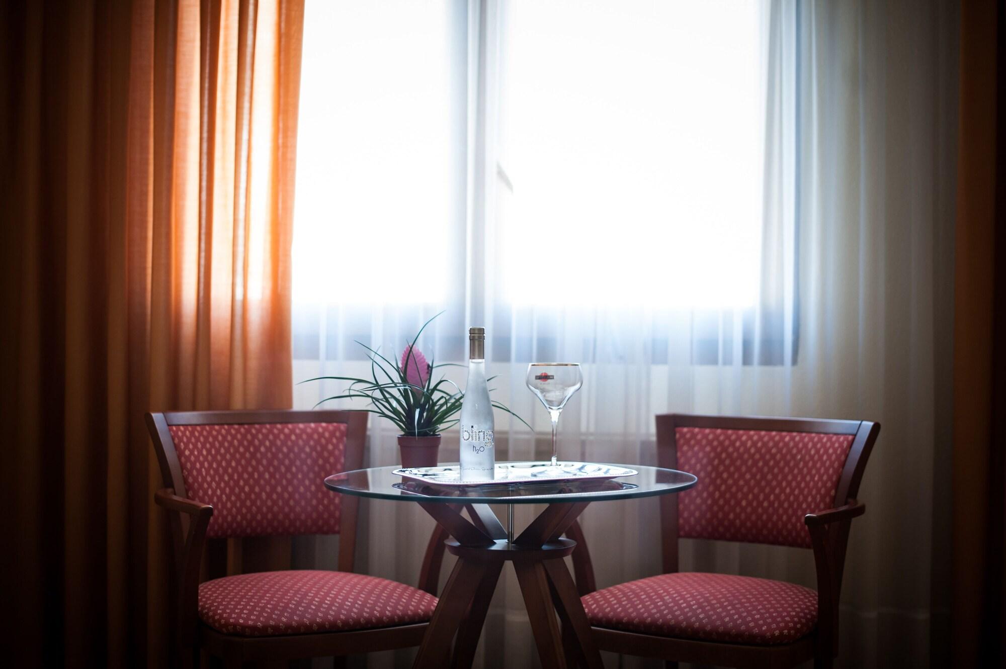 Unzaga Plaza Hotel