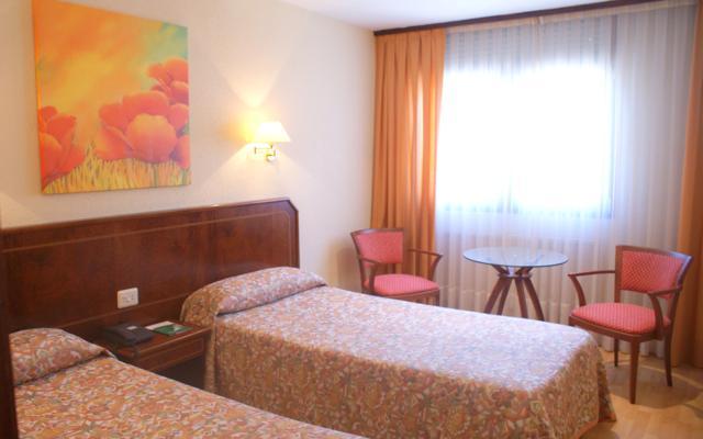 Unzaga Plaza 3*