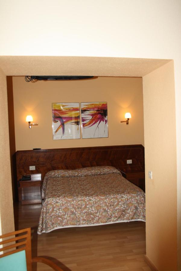 Hotel Unzaga Plaza 3*