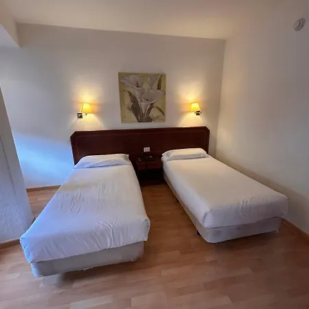 Hotel Unzaga Plaza Eibar Exterior photo